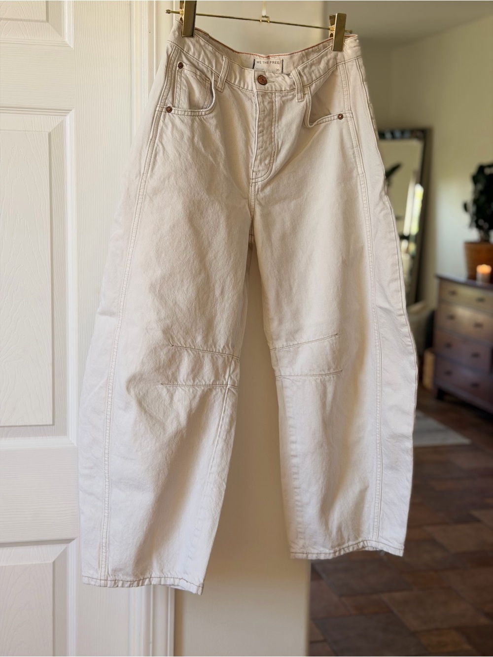Free People We The Free Light Cream Wide-Leg Crop Pants - Picture 4 of 9
